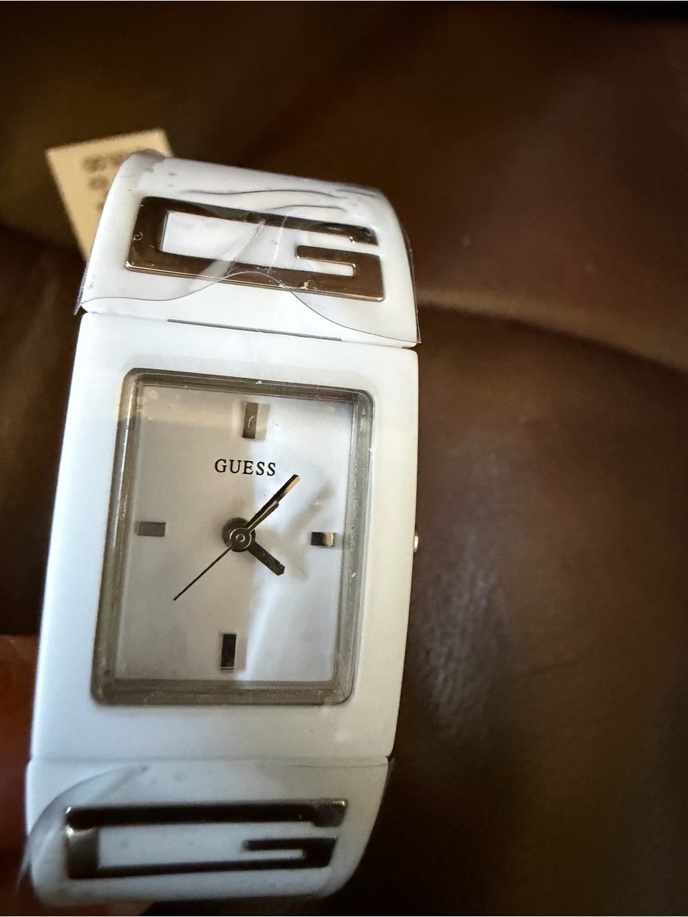 GUESS Unisex Watch w/Stainless Steel Links & Black Travel Pouch Retail $105 NWT - Picture 2 of 6